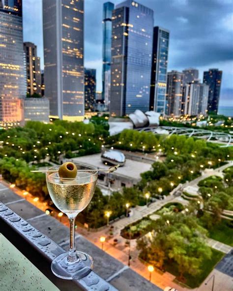 Cindy's rooftop bar - THE LOOP — You can now order drinks inside or outside at Cindy's, the trendy rooftop bar overlooking Millennium Park. The bar topping the Chicago Athletic Association Hotel at 12 S. Michigan Ave ...